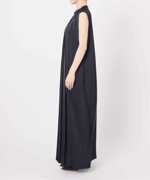 Noble(ノーブル)の「《追加・新色》ELENI/エルニ プリーツワンピース(ワンピース・レディース・ベージュ/ネイビー・36/38)」の4枚目の写真