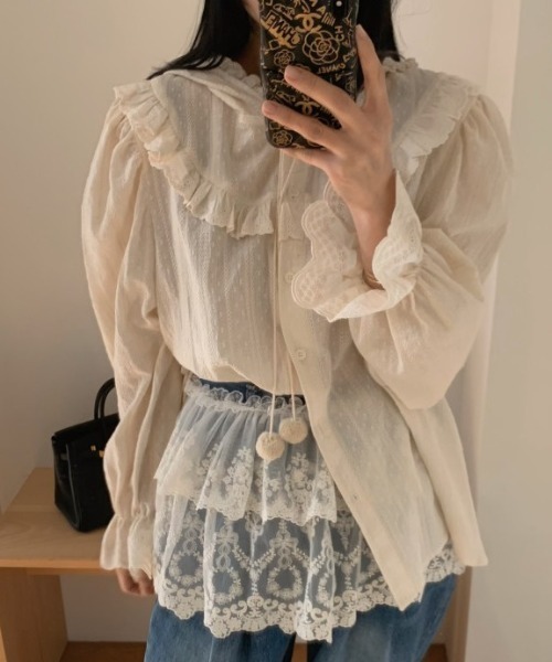 AMAJI(アマジ)の「フリル フード付き ポンポン ドローストリング長袖Tシャツ(Tシャツ/カットソー・レディース・ベージュ/ホワイト・FREE)」の3枚目の写真