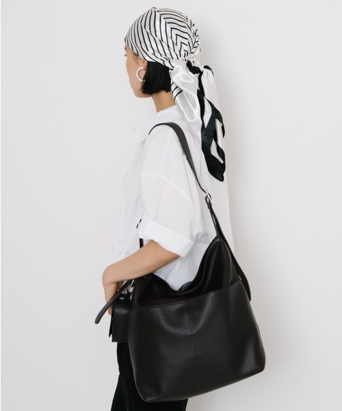 AIDELL（エイデル）の「マルチポケットフェイクレザーショルダーバッグ（ショルダーバッグ・レディース・ブラウン/アイボリー/ブラック・FREE）」の17枚目の写真