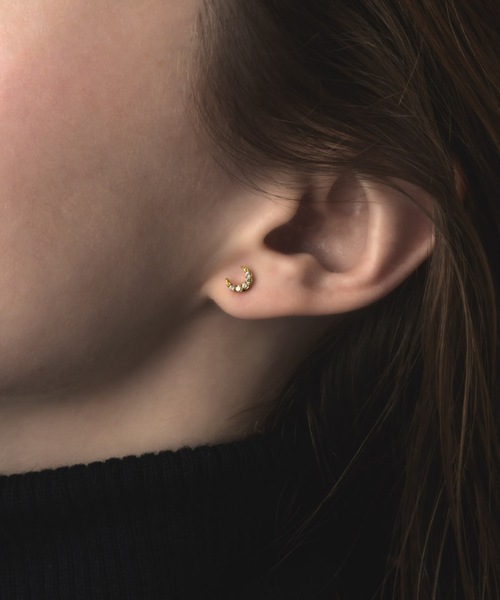 muku(ムク)の「PIERCE/ZIRCONIA MOON(ピアス(両耳用)・レディース・ゴールド/シルバー・FREE)」の1枚目の写真