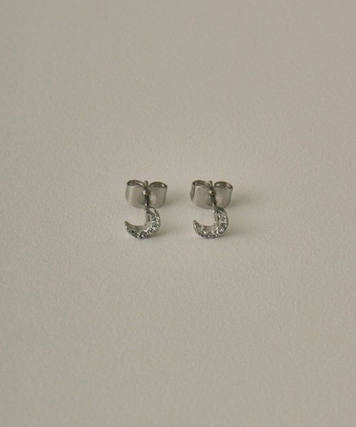 muku(ムク)の「PIERCE/ZIRCONIA MOON(ピアス(両耳用)・レディース・ゴールド/シルバー・FREE)」の13枚目の写真