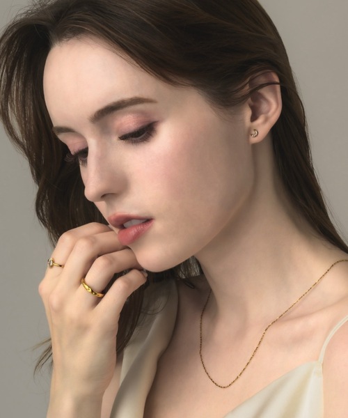 muku(ムク)の「PIERCE/ZIRCONIA MOON(ピアス(両耳用)・レディース・ゴールド/シルバー・FREE)」の16枚目の写真