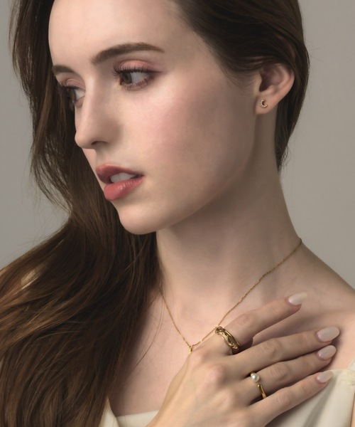 muku(ムク)の「PIERCE/ZIRCONIA MOON(ピアス(両耳用)・レディース・ゴールド/シルバー・FREE)」の17枚目の写真