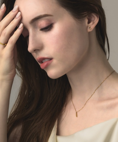 muku(ムク)の「PIERCE/ZIRCONIA MOON(ピアス(両耳用)・レディース・ゴールド/シルバー・FREE)」の8枚目の写真