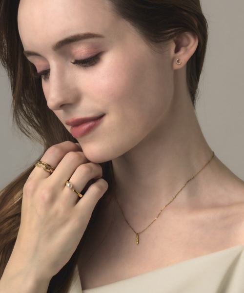 muku(ムク)の「PIERCE/ZIRCONIA MOON(ピアス(両耳用)・レディース・ゴールド/シルバー・FREE)」の11枚目の写真