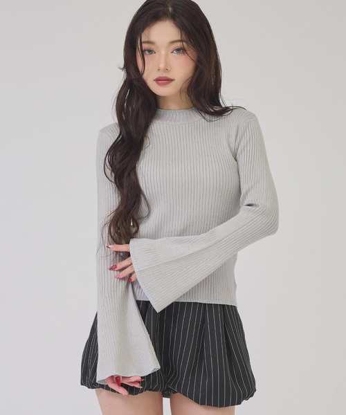 ANAP(アナップ)の「プチハイラメフレアスリーブリブトップス(ニット/セーター・レディース・ブラック/ホワイト/グレー・F)」の1枚目の写真