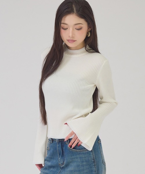 ANAP(アナップ)の「プチハイラメフレアスリーブリブトップス(ニット/セーター・レディース・ブラック/ホワイト/グレー・F)」の2枚目の写真