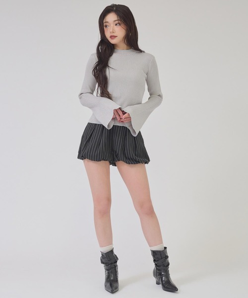 ANAP(アナップ)の「プチハイラメフレアスリーブリブトップス(ニット/セーター・レディース・ブラック/ホワイト/グレー・F)」の7枚目の写真
