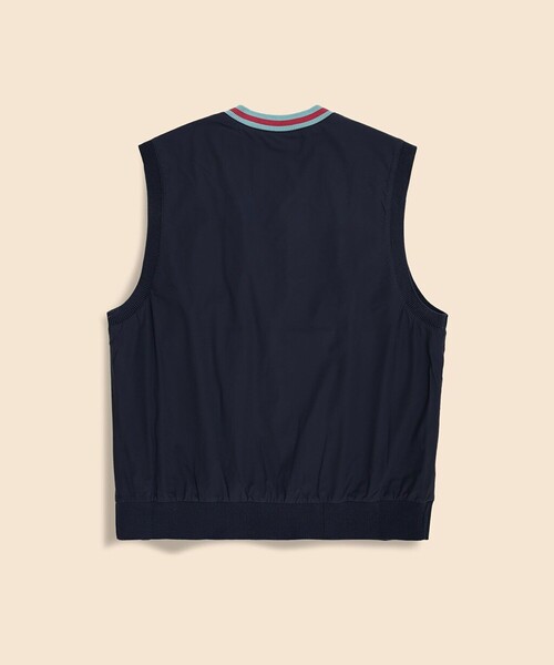 BROOKS BROTHERS(ブルックスブラザーズ)の「◆オンラインストア限定◆ Performance Series ストレッチナイロン ライトウェイトフィル GFロゴ Vネックベスト(ベスト・メンズ・ネイビー・LARGE/MEDIUM/X-LARGE/SMALL)」の2枚目の写真