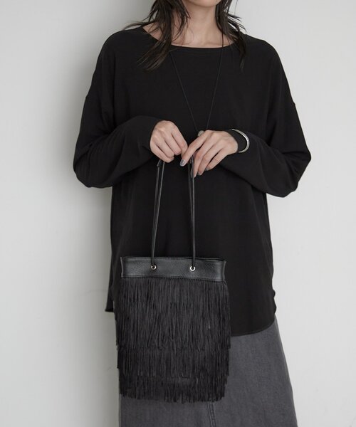 LOUNGEDRESS(ラウンジドレス)の「《ショルダーチェーン付き》2WAYフリンジミニトートバッグ(トートバッグ・レディース・ブラック・FREE)」の2枚目の写真