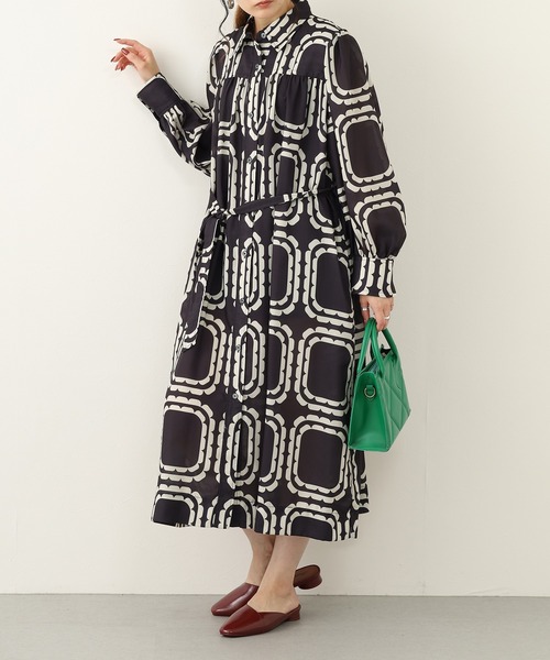 Orla Kiely(-)の「アブストラクトプリント シャツワンピース 長袖(シャツワンピース・レディース・ダークグリーン/ブラック・FREE)」の4枚目の写真