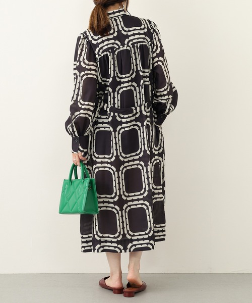 Orla Kiely(-)の「アブストラクトプリント シャツワンピース 長袖(シャツワンピース・レディース・ダークグリーン/ブラック・FREE)」の6枚目の写真