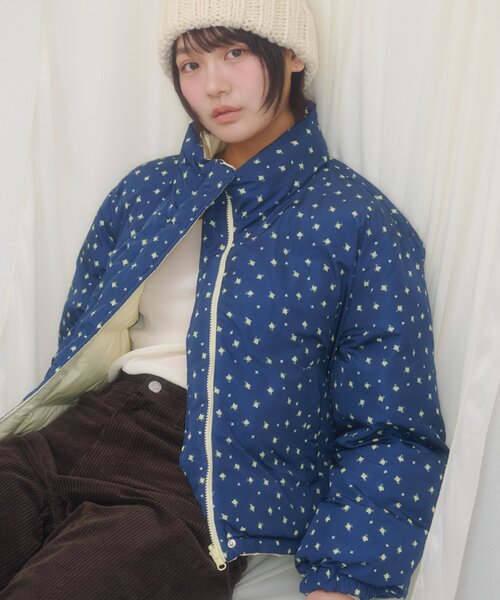 DISCOAT(ディスコート)の「【umm.】花柄リバーシブル中綿ブルソン(ブルゾン・レディース・ネイビー/オフホワイト・FREE)」の2枚目の写真