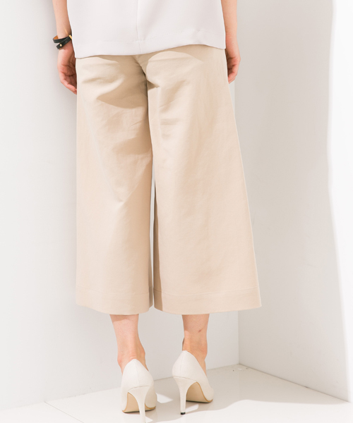 STUDIOUS（ステュディオス）の「STUDIOUS ピーチスキンライトフレアパンツ（その他パンツ・レディース・カーキ/ベージュ/オレンジ・1/0）」の10枚目の写真