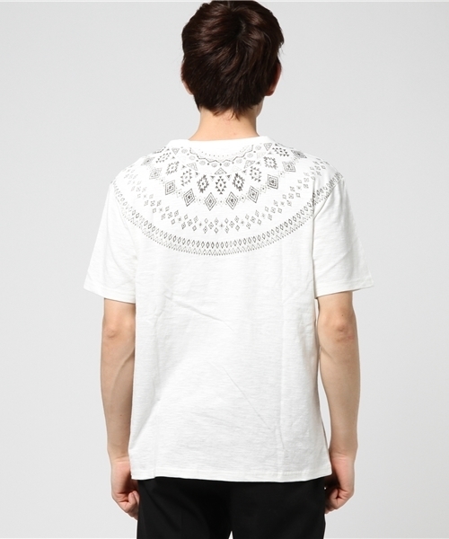 Purple&Yellow（パープルアンドイエロー）の「スラブ天竺求心プリント半袖Ｔシャツ(Purple＆Yellow)（Tシャツ/カットソー・メンズ・アイボリー/チャコール/ブルー・MEDIUM/LARGE/SMALL）」の7枚目の写真