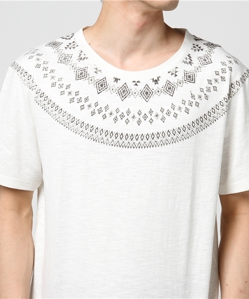 Purple&Yellow（パープルアンドイエロー）の「スラブ天竺求心プリント半袖Ｔシャツ(Purple＆Yellow)（Tシャツ/カットソー・メンズ・アイボリー/チャコール/ブルー・MEDIUM/LARGE/SMALL）」の8枚目の写真