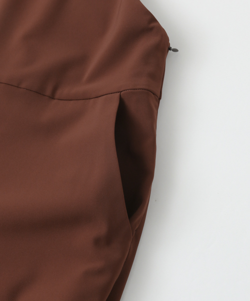 URBAN RESEARCH（アーバンリサーチ）の「ストレッチツイルサロペット（サロペット/オーバーオール・レディース・ブラック/ブラウン系その他・FREE）」の6枚目の写真