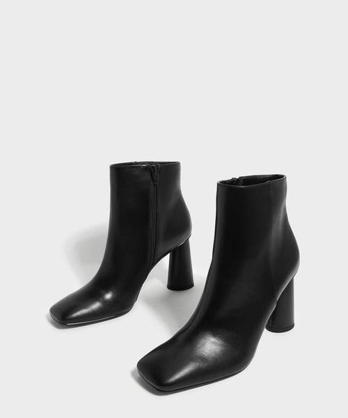 CHARLES & KEITH(チャールズ & キース)の「スクエアトゥカフブーツ / SQUARE TOE CALF BOOTS(ブーツ・レディース・ブラック/バーガンディー・22.5cm/23cm/23.5cm/24.5cm/25cm/25.5cm)」の4枚目の写真