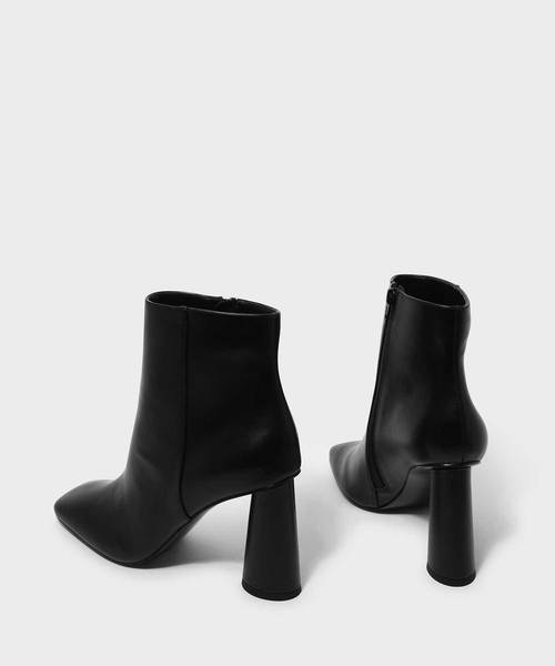 CHARLES & KEITH(チャールズ & キース)の「スクエアトゥカフブーツ / SQUARE TOE CALF BOOTS(ブーツ・レディース・ブラック/バーガンディー・22.5cm/23cm/23.5cm/24.5cm/25cm/25.5cm)」の5枚目の写真