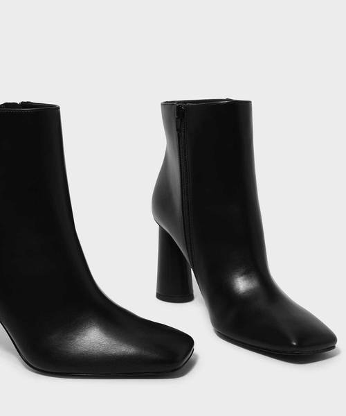CHARLES & KEITH(チャールズ & キース)の「スクエアトゥカフブーツ / SQUARE TOE CALF BOOTS(ブーツ・レディース・ブラック/バーガンディー・22.5cm/23cm/23.5cm/24.5cm/25cm/25.5cm)」の6枚目の写真