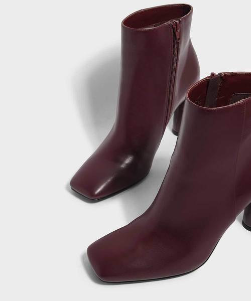 CHARLES & KEITH(チャールズ & キース)の「スクエアトゥカフブーツ / SQUARE TOE CALF BOOTS(ブーツ・レディース・ブラック/バーガンディー・22.5cm/23cm/23.5cm/24.5cm/25cm/25.5cm)」の13枚目の写真