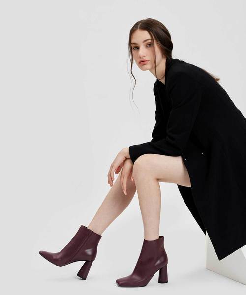 CHARLES & KEITH(チャールズ & キース)の「スクエアトゥカフブーツ / SQUARE TOE CALF BOOTS(ブーツ・レディース・ブラック/バーガンディー・22.5cm/23cm/23.5cm/24.5cm/25cm/25.5cm)」の14枚目の写真