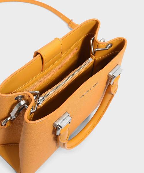 CHARLES & KEITH（チャールズ & キース）の「クラシックトップハンドルハンドバッグ / Classic Top Handle Handbag（ハンドバッグ・レディース・ダークグリーン/マスタード/ベビーピンク/プラム・M）」の5枚目の写真