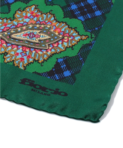 UNITED ARROWS（ユナイテッドアローズ）の「＜fiorio（フィオリオ）＞CHK PSLY 45*45　スカーフ◆（バンダナ/スカーフ・レディース・レッド/ケリー・フリー）」の4枚目の写真