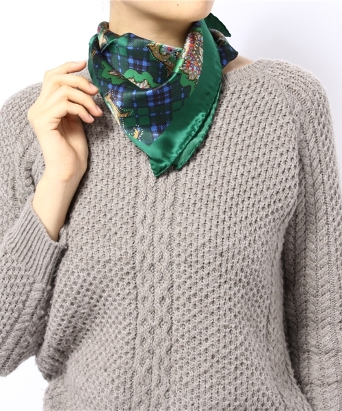 UNITED ARROWS（ユナイテッドアローズ）の「＜fiorio（フィオリオ）＞CHK PSLY 45*45　スカーフ◆（バンダナ/スカーフ・レディース・レッド/ケリー・フリー）」の3枚目の写真