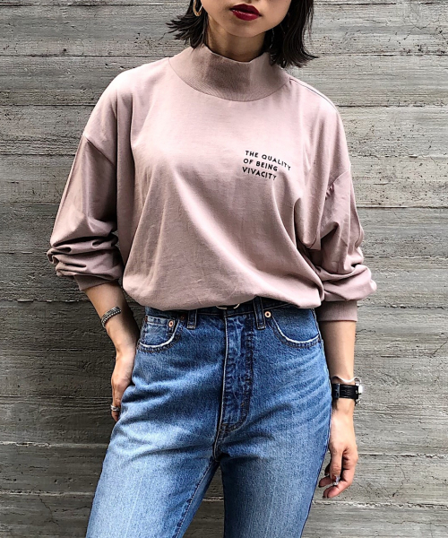 PAGEBOY(ページボーイ)の「ハイネックロゴロンT(Tシャツ/カットソー・レディース・ブラック/オフホワイト/ライトブラウン・FREE)」の3枚目の写真