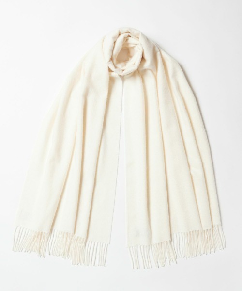 Johnstons of Elgin（ジョンストンズオブエルガン）の「【Johnstons of Elgin / ジョンストンズ オブ エルガン】大判タータンチェック/カシミヤプレーンストール（ストール/ショール・レディース・ライトグレー/ブラック/アイボリー/ブラック系その他/グレー系その他/ベージュ系その他/ブルー系その他/レッド系その他/オレンジ系その他/ダークネイビー/グレー系その他2/グレー系その他3/グレー系その他4/レッド系その他2/レッド系その他3/グリーン系その他2/ブラウン系その他2/グリーン系その他/イエロー系その他/ダークグレー/グレー系その他5/イエロー系その他2/グレー/ブラウン系その他/ブルー系その他2/ワインレッド/ネイビー/ライラック系/オレンジ/スカイブルー/アッシュグレー/ブラック系その他2/ベビーピンク/グレー系その他7/ネイビー系1/レッド系その他4/ブルー系その他3/レッド系その他6/パープル系その他/ベージュ系その他2/ブラック系その他3/ネイビー系/グレー系/イエロー系その他3/ブルー系その他4/ホワイト/グリーン系その他3/ベージュ系その他3/グリーン系その他4/グリーン系その他5/ブルー系その他5/ブラック系その他4/ブラック系その他5/イエロー系その他4/ホワイト系その他/パープル系その他2/ブラウン系その他3/ブルー系その他7/ベージュ系その他4/ベージュ系その他5/ネイビー系2/ブルー系/ブルー系1・00）」の2枚目の写真