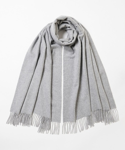 Johnstons of Elgin（ジョンストンズオブエルガン）の「【Johnstons of Elgin / ジョンストンズ オブ エルガン】大判タータンチェック/カシミヤプレーンストール（ストール/ショール・レディース・ライトグレー/ブラック/アイボリー/ブラック系その他/グレー系その他/ベージュ系その他/ブルー系その他/レッド系その他/オレンジ系その他/ダークネイビー/グレー系その他2/グレー系その他3/グレー系その他4/レッド系その他2/レッド系その他3/グリーン系その他2/ブラウン系その他2/グリーン系その他/イエロー系その他/ダークグレー/グレー系その他5/イエロー系その他2/グレー/ブラウン系その他/ブルー系その他2/ワインレッド/ネイビー/ライラック系/オレンジ/スカイブルー/アッシュグレー/ブラック系その他2/ベビーピンク/グレー系その他7/ネイビー系1/レッド系その他4/ブルー系その他3/レッド系その他6/パープル系その他/ベージュ系その他2/ブラック系その他3/ネイビー系/グレー系/イエロー系その他3/ブルー系その他4/ホワイト/グリーン系その他3/ベージュ系その他3/グリーン系その他4/グリーン系その他5/ブルー系その他5/ブラック系その他4/ブラック系その他5/イエロー系その他4/ホワイト系その他/パープル系その他2/ブラウン系その他3/ブルー系その他7/ベージュ系その他4/ベージュ系その他5/ネイビー系2/ブルー系/ブルー系1・00）」の19枚目の写真