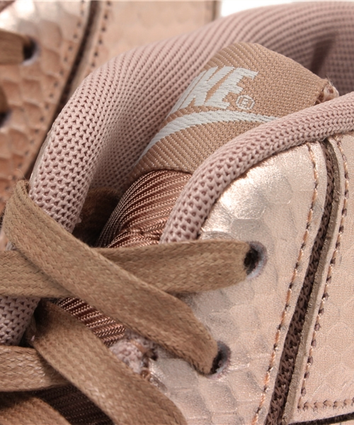 NIKE（ナイキ）の「ナイキ ウィメンズ ブレイザー NIKE WMNS BLAZER MID CUT OUT PRM 644407-900（スニーカー・レディース・ゴールド・23cm/24.5cm/23.5cm/24cm）」の6枚目の写真