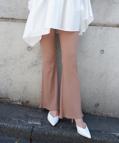 SPIRALGIRL（スパイラルガール）の「リブフレアパンツ（その他パンツ・レディース・ブラック/グレー/ベージュ/オフホワイト・FREE）」の4枚目の写真