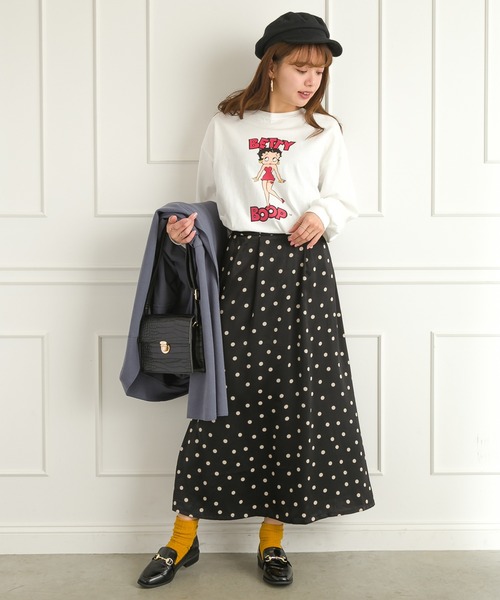 SpRay(スプレイ)の「BETTYプリントロングTシャツ(Tシャツ/カットソー・レディース・ブラック/パープル/オフホワイト/スミクロ・FREE)」の15枚目の写真