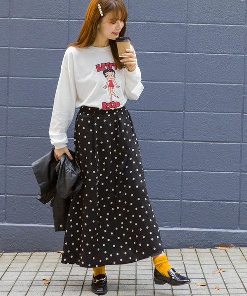 SpRay(スプレイ)の「BETTYプリントロングTシャツ(Tシャツ/カットソー・レディース・ブラック/パープル/オフホワイト/スミクロ・FREE)」の7枚目の写真