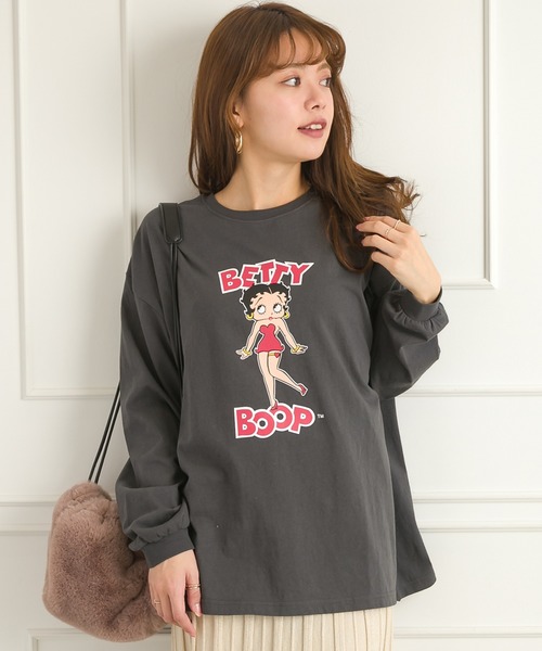 SpRay(スプレイ)の「BETTYプリントロングTシャツ(Tシャツ/カットソー・レディース・ブラック/パープル/オフホワイト/スミクロ・FREE)」の22枚目の写真