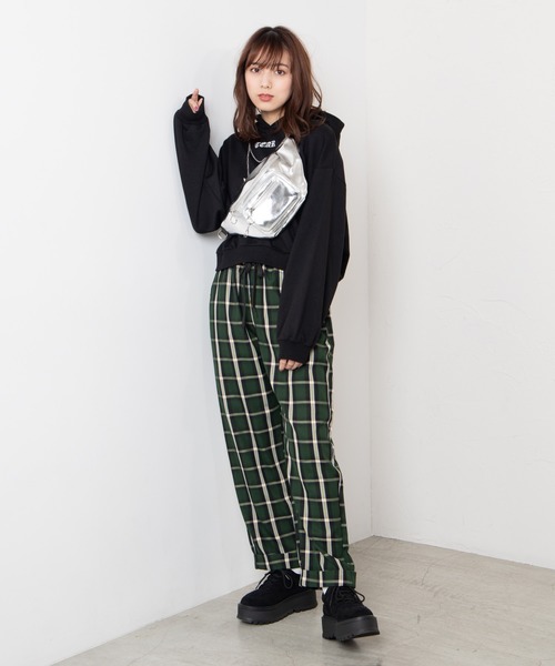 WEGO（ウィゴー）の「WEGO/リングジップフェイクレザーウエストバッグ（ボディバッグ/ウエストポーチ・レディース・ブラック/ベージュ/ライム/シルバー・FREE）」の6枚目の写真