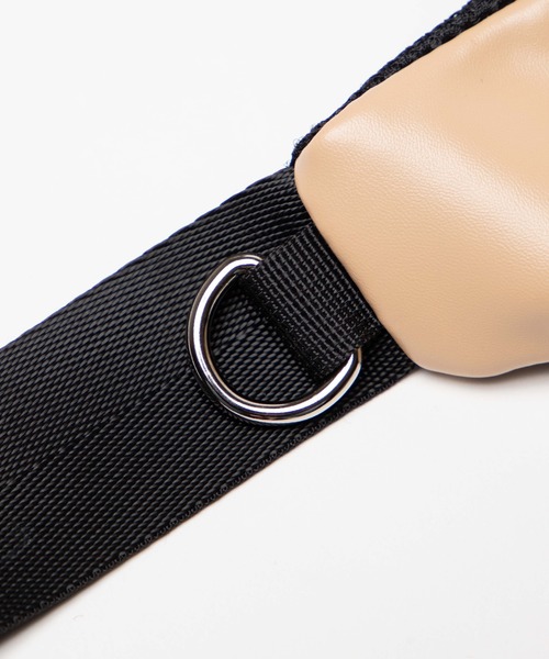 WEGO（ウィゴー）の「WEGO/リングジップフェイクレザーウエストバッグ（ボディバッグ/ウエストポーチ・レディース・ブラック/ベージュ/ライム/シルバー・FREE）」の11枚目の写真