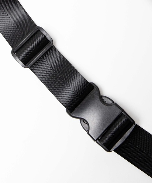 WEGO（ウィゴー）の「WEGO/リングジップフェイクレザーウエストバッグ（ボディバッグ/ウエストポーチ・レディース・ブラック/ベージュ/ライム/シルバー・FREE）」の12枚目の写真