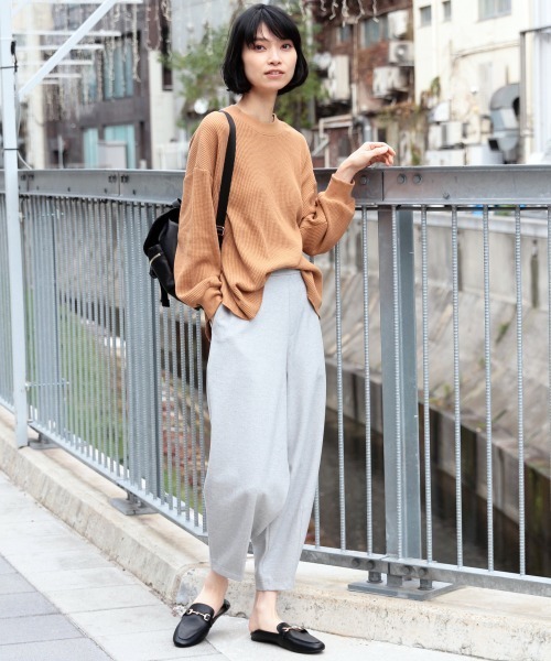 LAKOLE（ラコレ）の「起毛ツイルバレルパンツ（その他パンツ・レディース・ライトグレー/ブラック/アイボリー・SMALL/MEDIUM）」の5枚目の写真