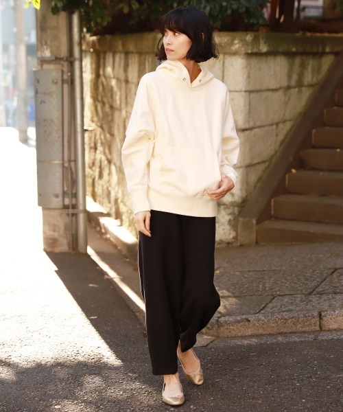 LAKOLE（ラコレ）の「起毛ツイルバレルパンツ（その他パンツ・レディース・ライトグレー/ブラック/アイボリー・SMALL/MEDIUM）」の7枚目の写真