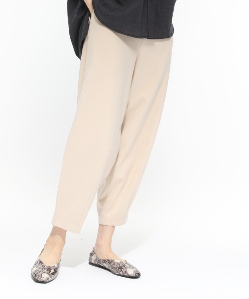 LAKOLE（ラコレ）の「起毛ツイルバレルパンツ（その他パンツ・レディース・ライトグレー/ブラック/アイボリー・SMALL/MEDIUM）」の15枚目の写真