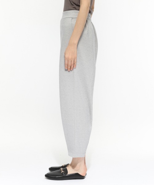 LAKOLE（ラコレ）の「起毛ツイルバレルパンツ（その他パンツ・レディース・ライトグレー/ブラック/アイボリー・SMALL/MEDIUM）」の17枚目の写真