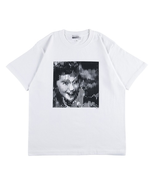Sync.(スィンク)の「Sync.【KOSUKE KAWAMURA】TEE "COUPLE"(Tシャツ/カットソー・メンズ・ホワイト/オレンジ/ブラック・X-LARGE/SMALL/MEDIUM/LARGE/XX-LARGE)」の1枚目の写真