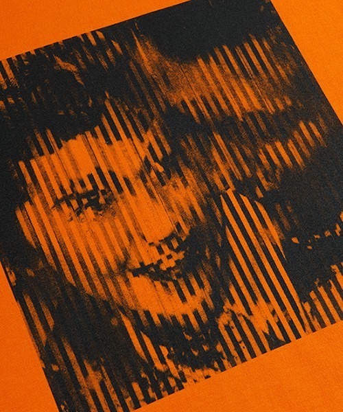 Sync.(スィンク)の「Sync.【KOSUKE KAWAMURA】TEE "COUPLE"(Tシャツ/カットソー・メンズ・ホワイト/オレンジ/ブラック・X-LARGE/SMALL/MEDIUM/LARGE/XX-LARGE)」の8枚目の写真