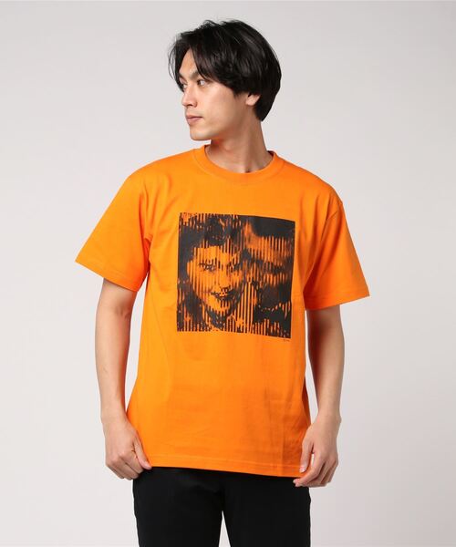Sync.(スィンク)の「Sync.【KOSUKE KAWAMURA】TEE "COUPLE"(Tシャツ/カットソー・メンズ・ホワイト/オレンジ/ブラック・X-LARGE/SMALL/MEDIUM/LARGE/XX-LARGE)」の9枚目の写真