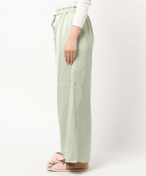 bijorie（ビジュリィ）の「サテンワイドパンツ（ルームウェア/パジャマ・レディース・ラベンダー/ミント/ネイビー・FREE）」の11枚目の写真