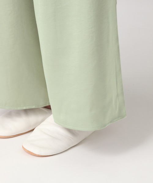 bijorie（ビジュリィ）の「サテンワイドパンツ（ルームウェア/パジャマ・レディース・ラベンダー/ミント/ネイビー・FREE）」の4枚目の写真
