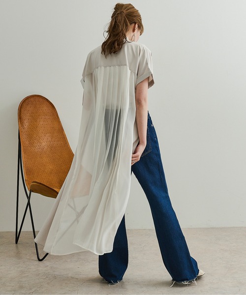 Ambre Neige(アンブルネージュ)の「バックプリーツシャツワンピース/【WEB/EC限定商品】(シャツワンピース・レディース・ベージュ/グレー/カーキ・FREE)」の1枚目の写真